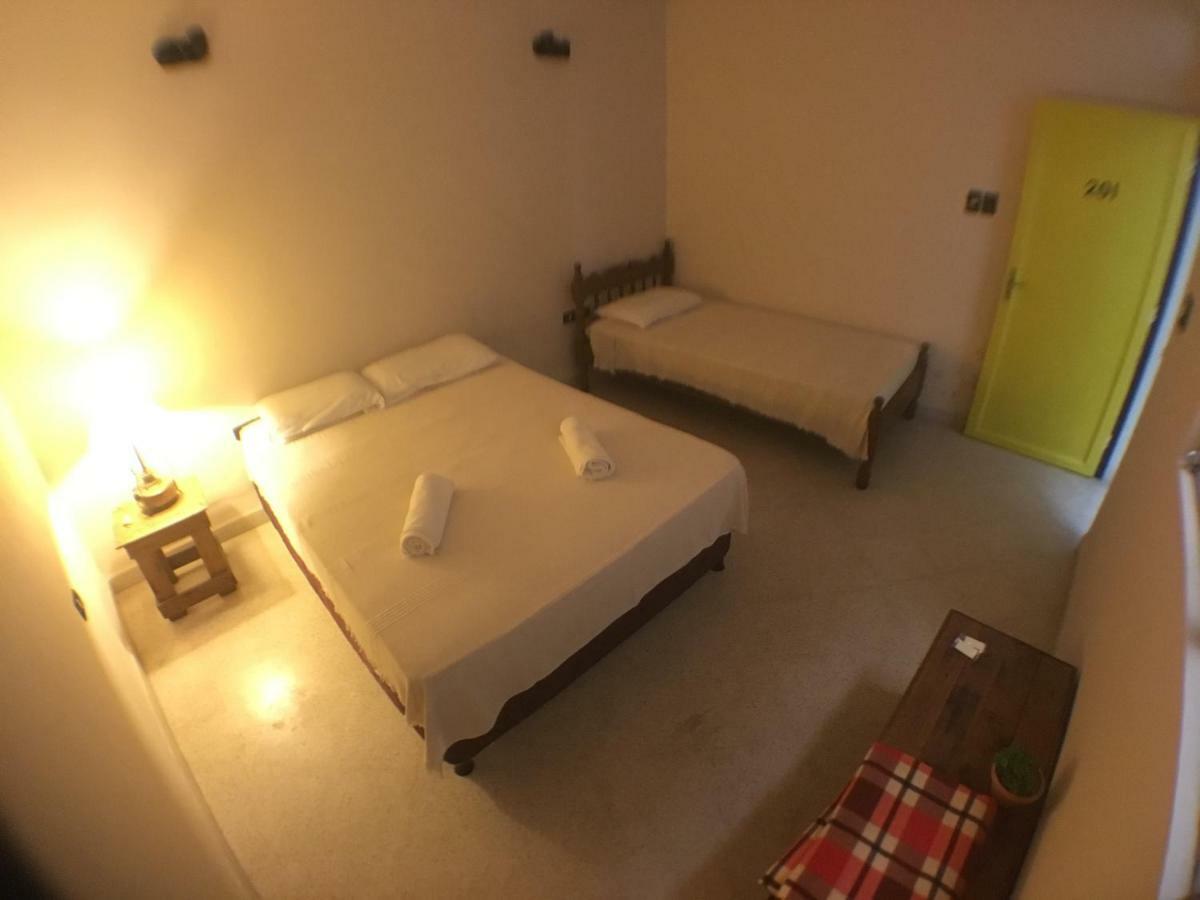 Hostal El Farol Asunción Esterno foto